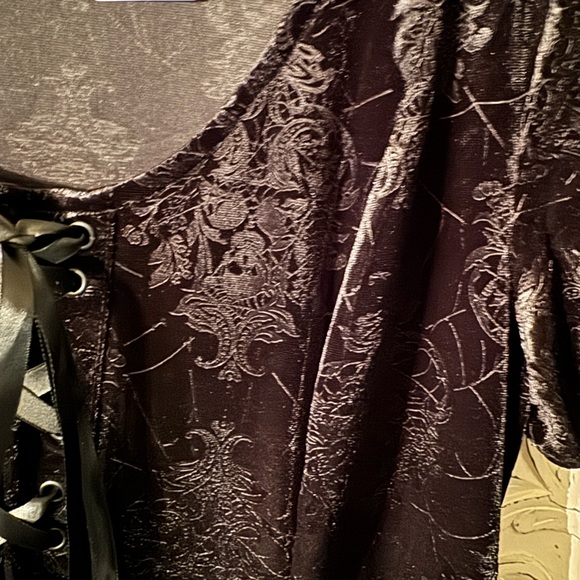 Torrid Goth Velvet burnout scull Dress size 2 NWT. - Picture 2 of 3